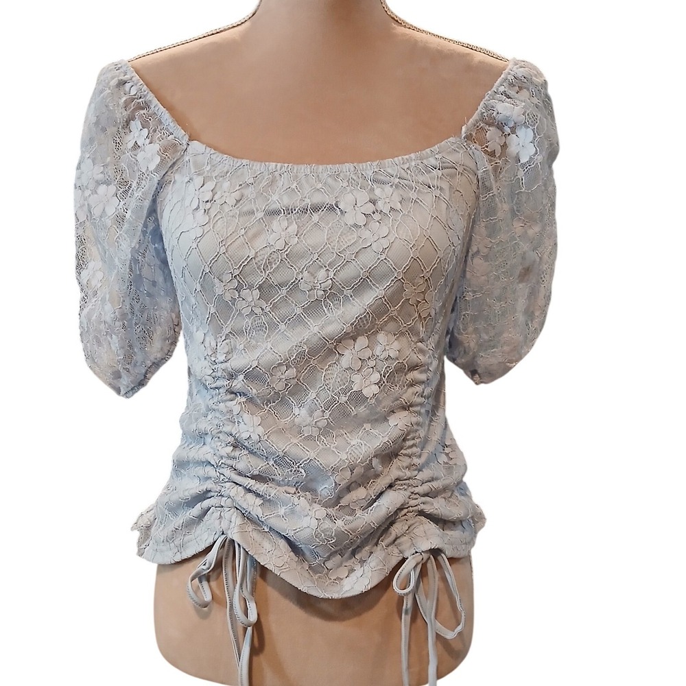 Est 1962 Small Light Blue Floral Lace Ruched Puff Sleeve Smocked Top Flaw